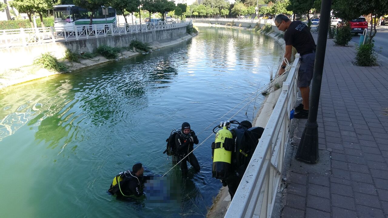 Adana’da Sıcaktan Bunalan Genç Sulama Kanalına Atladı, Boğularak Hayatını Kaybetti (4)