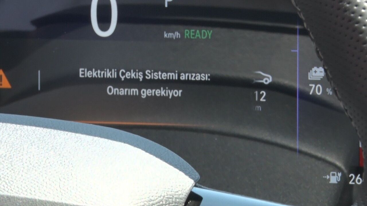 Aldıkları Sıfır Otomobile Binmeye Korktular Yapay Zekayla Seslerini Duyurmaya Çalıştılar (4)