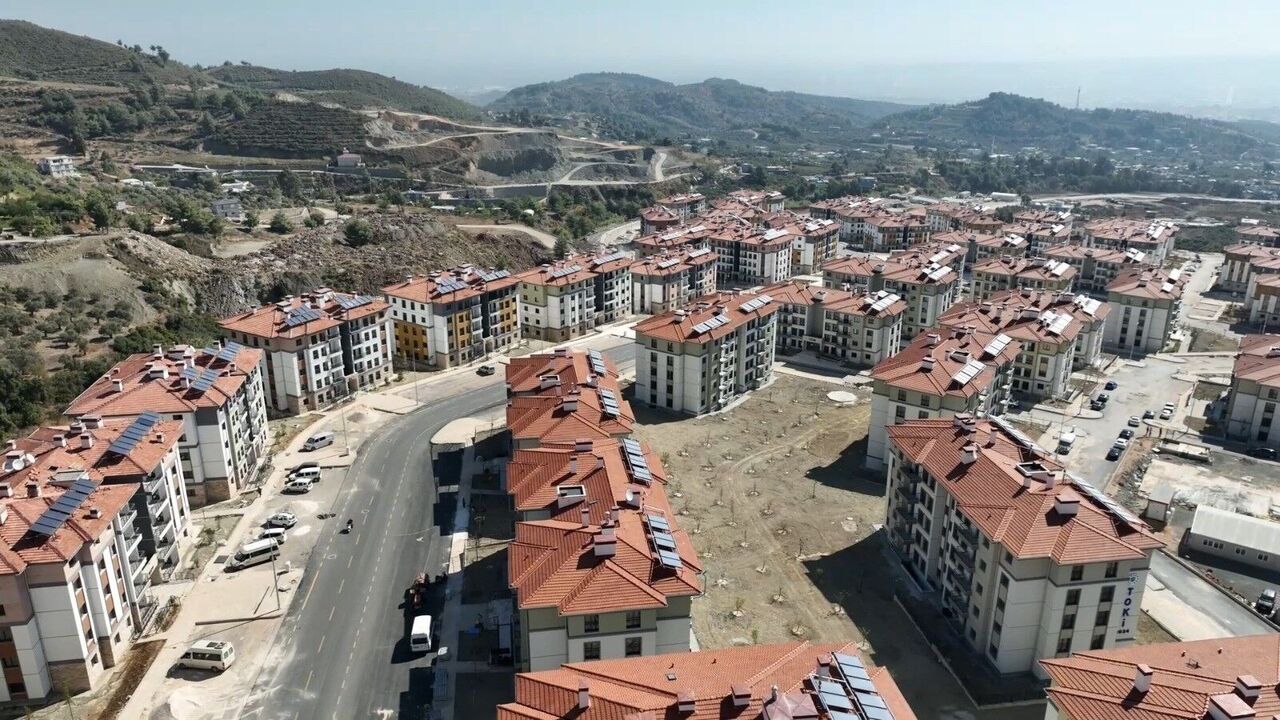 Antakya Deprem Bölgesi Devlet Yatırımlarıyla Yeniden Hayat Buluyor (1)