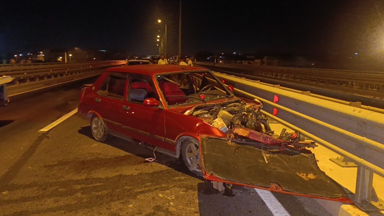 Antalya'da Aynı Yerde Iki Ayrı Kaza 2 Kişinin Yaralanmasına, Trafiğin De 2 Saat Kapanmasına Neden Oldu (3)