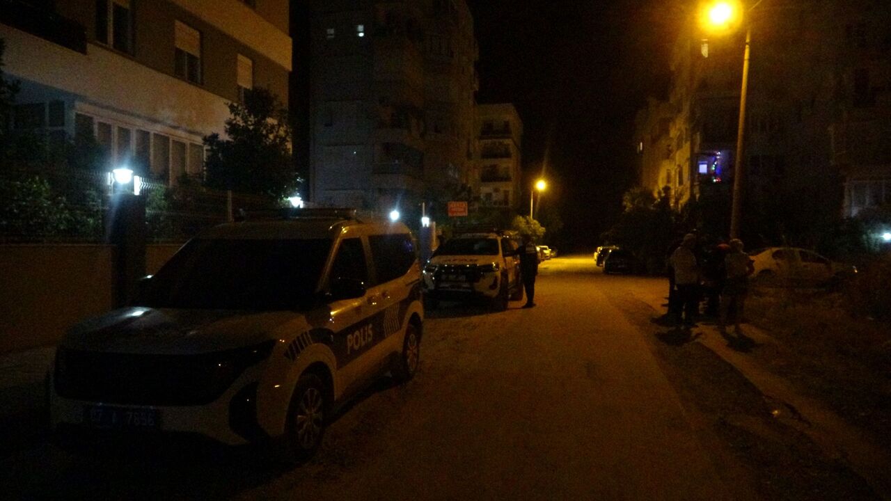 Antalya’da Dağdan Atılan İşaret Fişeği Alarma Neden Oldu (5)