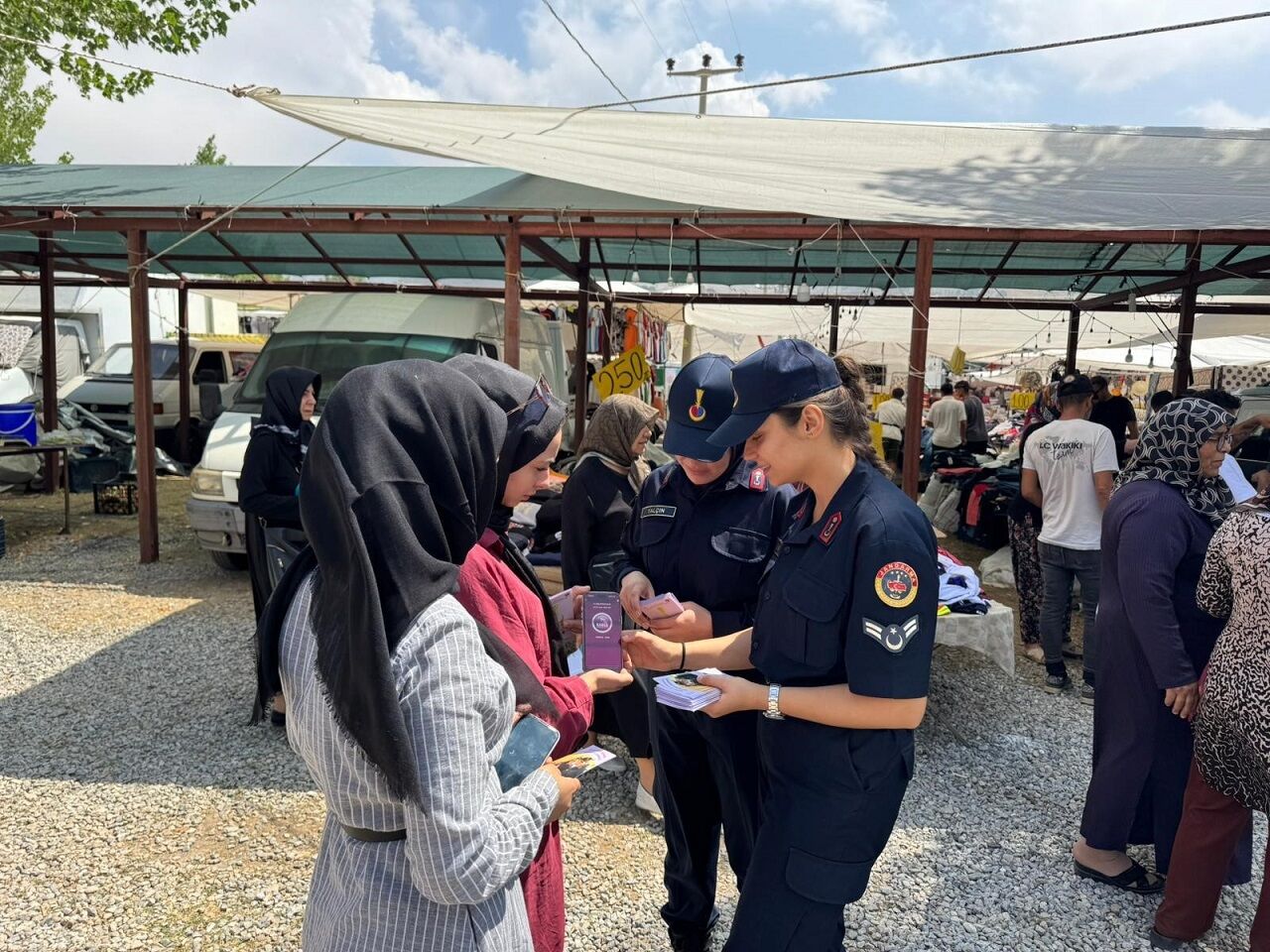 Antalya'da 'Kades' Ve 'Kadına El Kalkamaz' Etkinliğiyle Bin Vatandaşa Bilgilendirme Yapıldı (2)-1