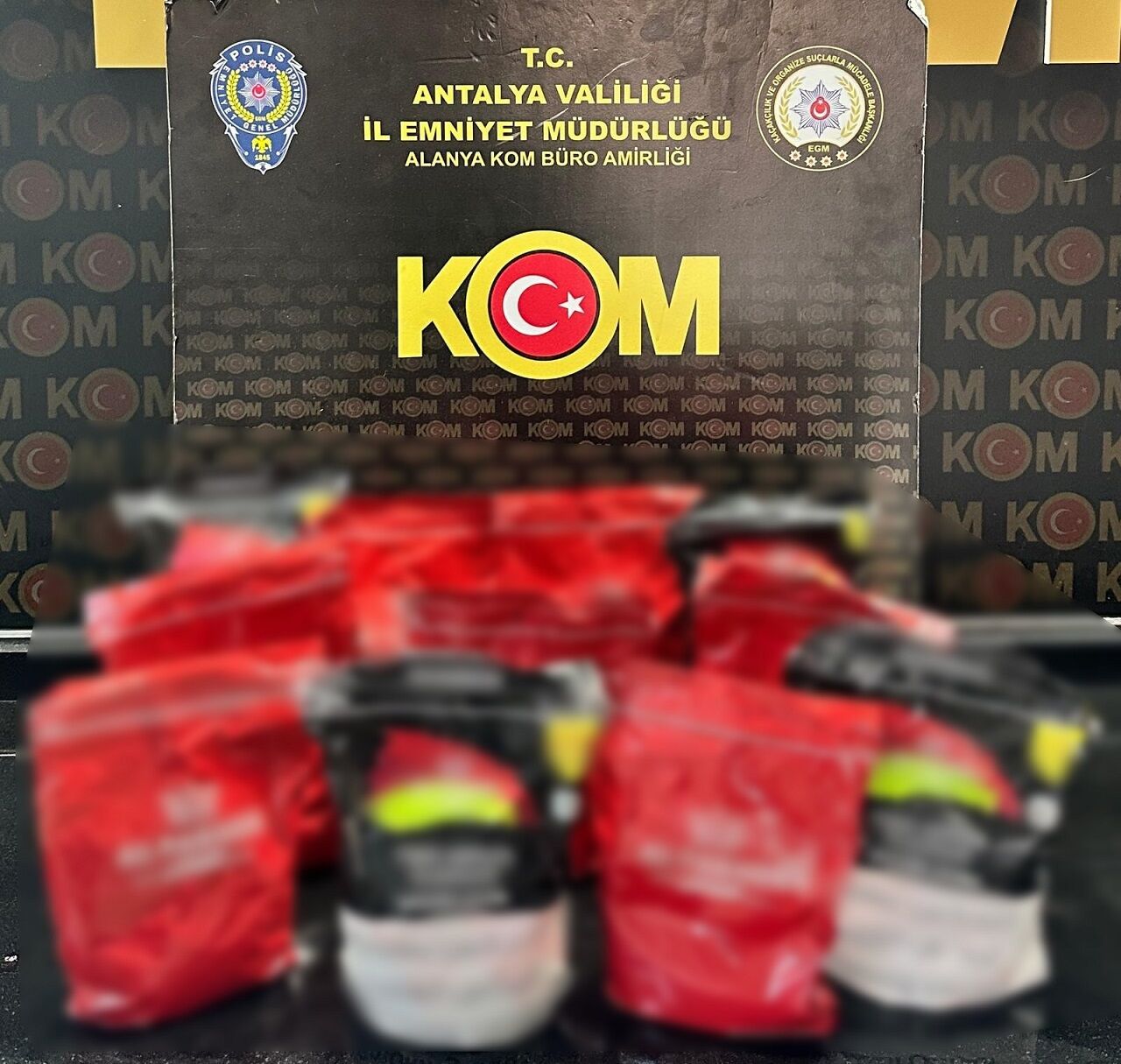 Antalya’da Kom Operasyonlarında 2 Şüpheli Tutuklandı Çok Sayıda Malzeme Ele Geçirildi (2)