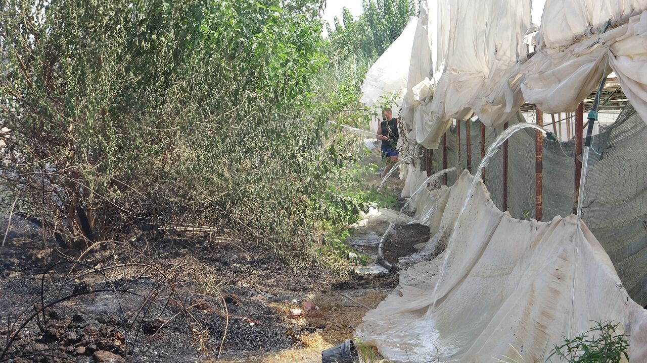 Antalya’da Spiral Kıvılcımları Yangına Sebep Oldu (6)