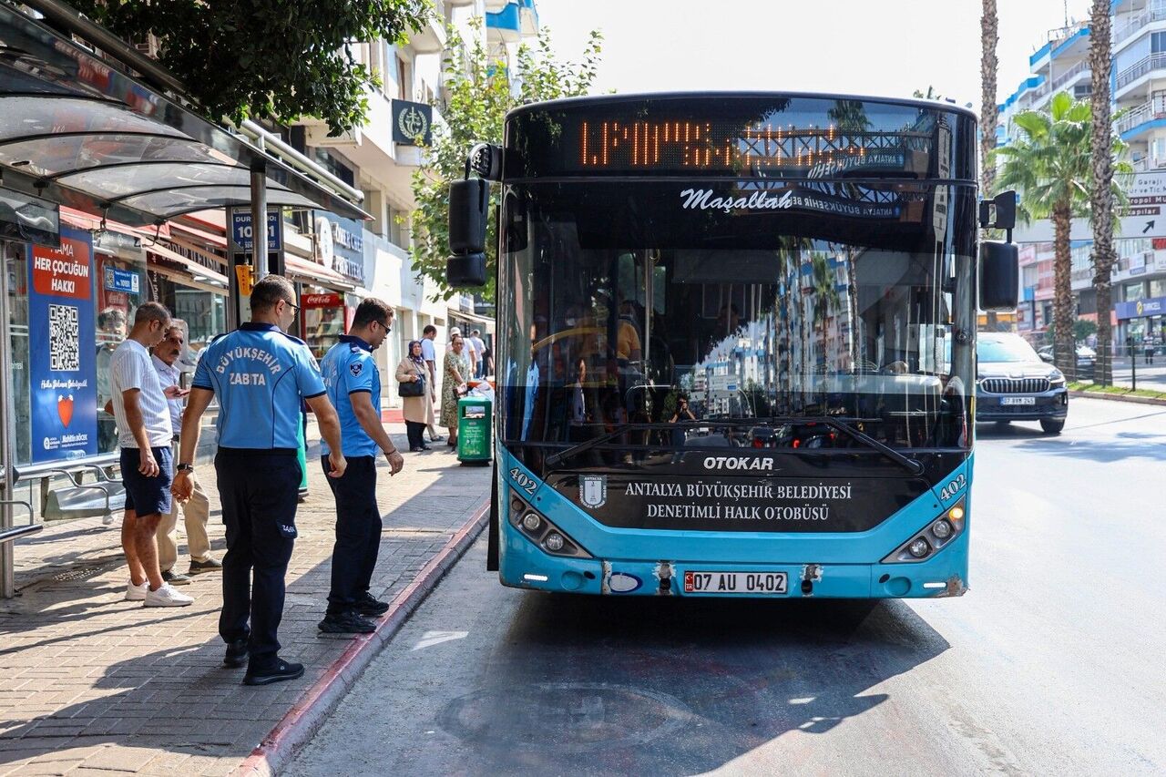 Antalya’da Toplu Taşıma Araçlarında Klima Ve Korna Denetimleri Sıkı (1)