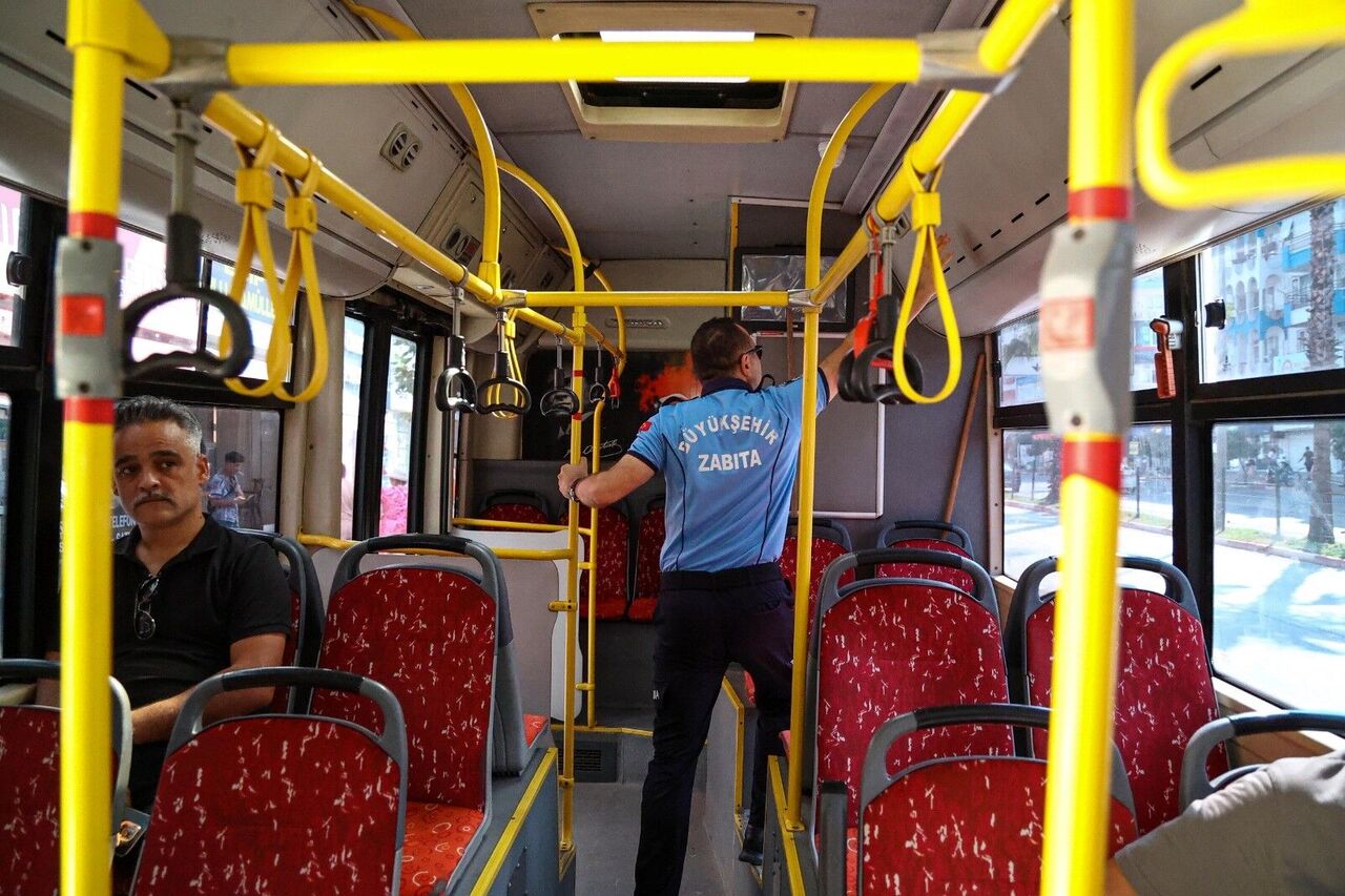 Antalya’da Toplu Taşıma Araçlarında Klima Ve Korna Denetimleri Sıkı (4)