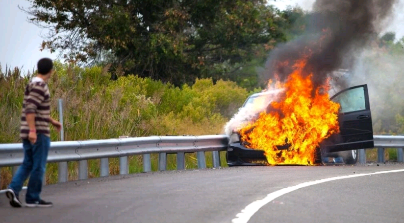 Araçta Unutulan Su Şişesi Ölümcül Olabilir! (1)