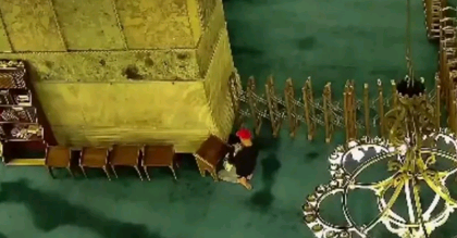 Ayasofya Camii’nde Kundaklama Girişimi!-1