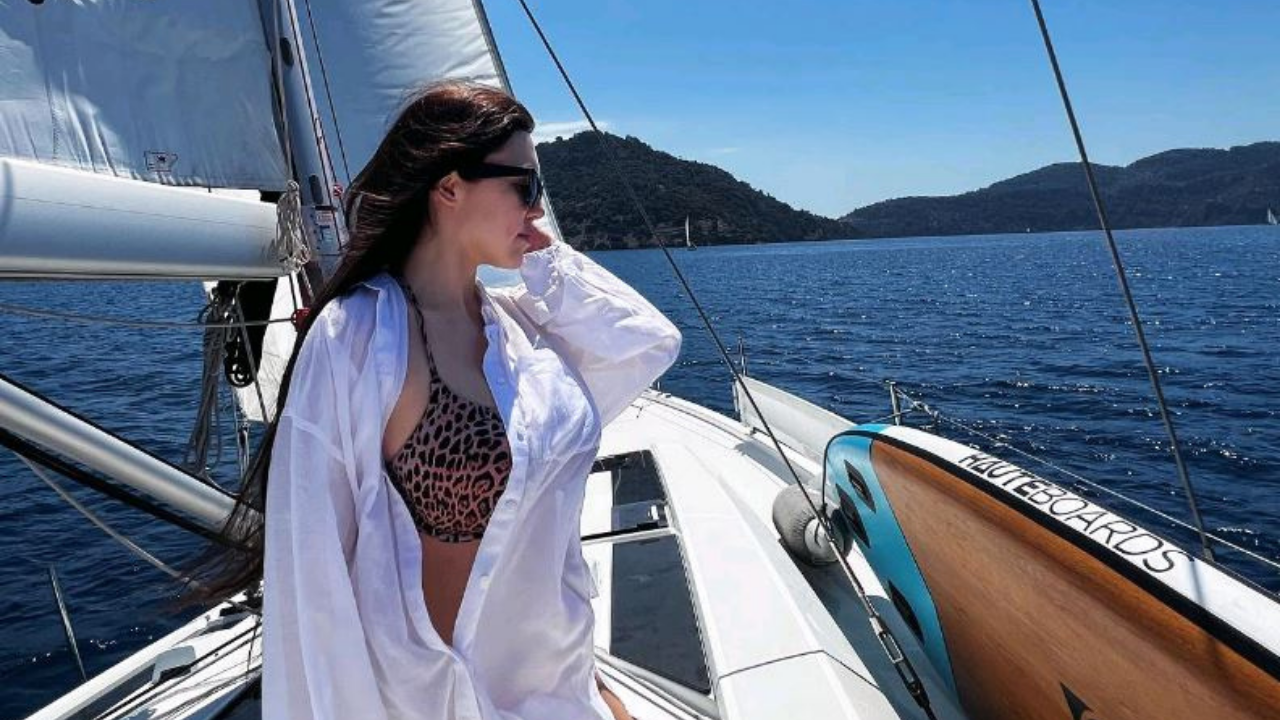 Aygün Aydın Nereli Modellikten Oyunculuğa Uzanan Yol (7)