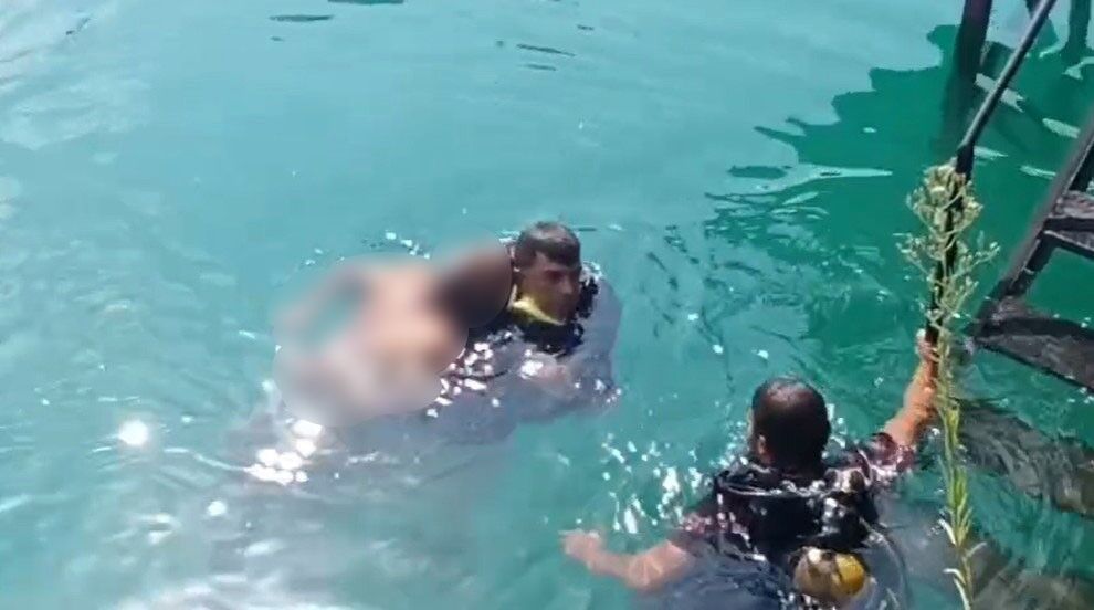 Balıklama Atlayan Adamın Boğulma Anı Kameralara Yansıdı (3)