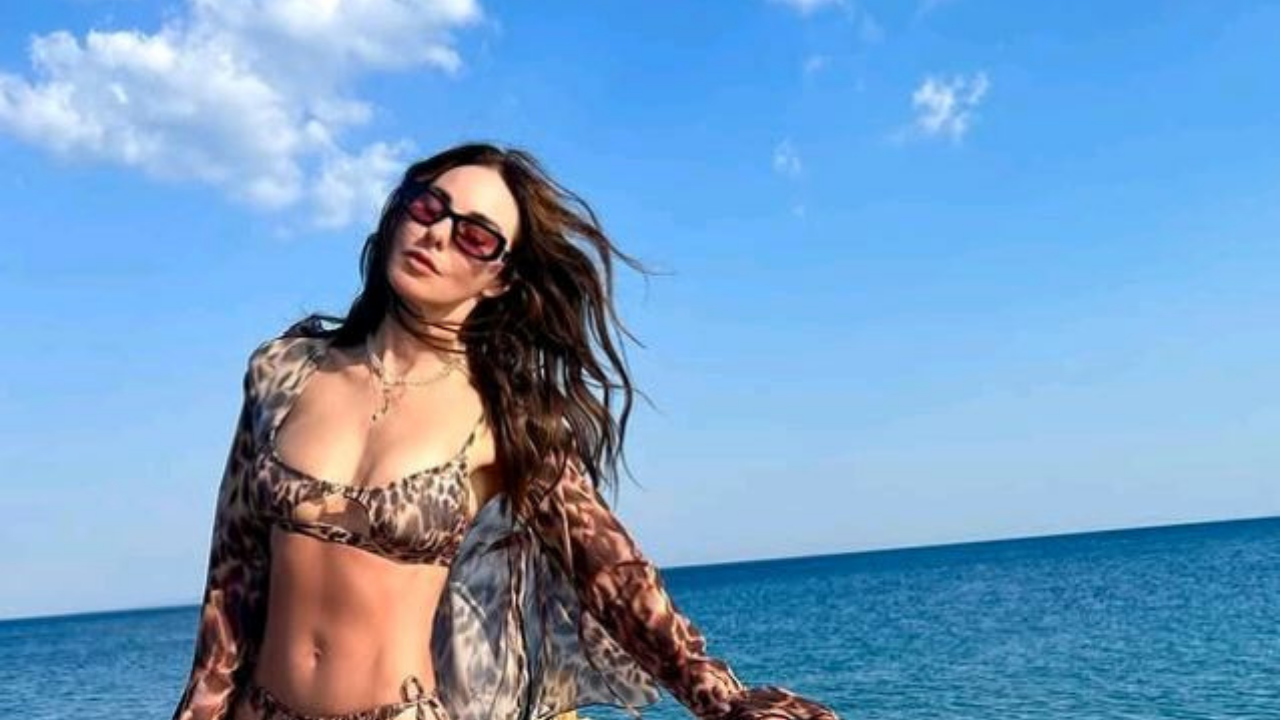 Defne Samyeli Kimdir Hayatı, Kariyeri Ve Sosyal Medya Etkisi (8)