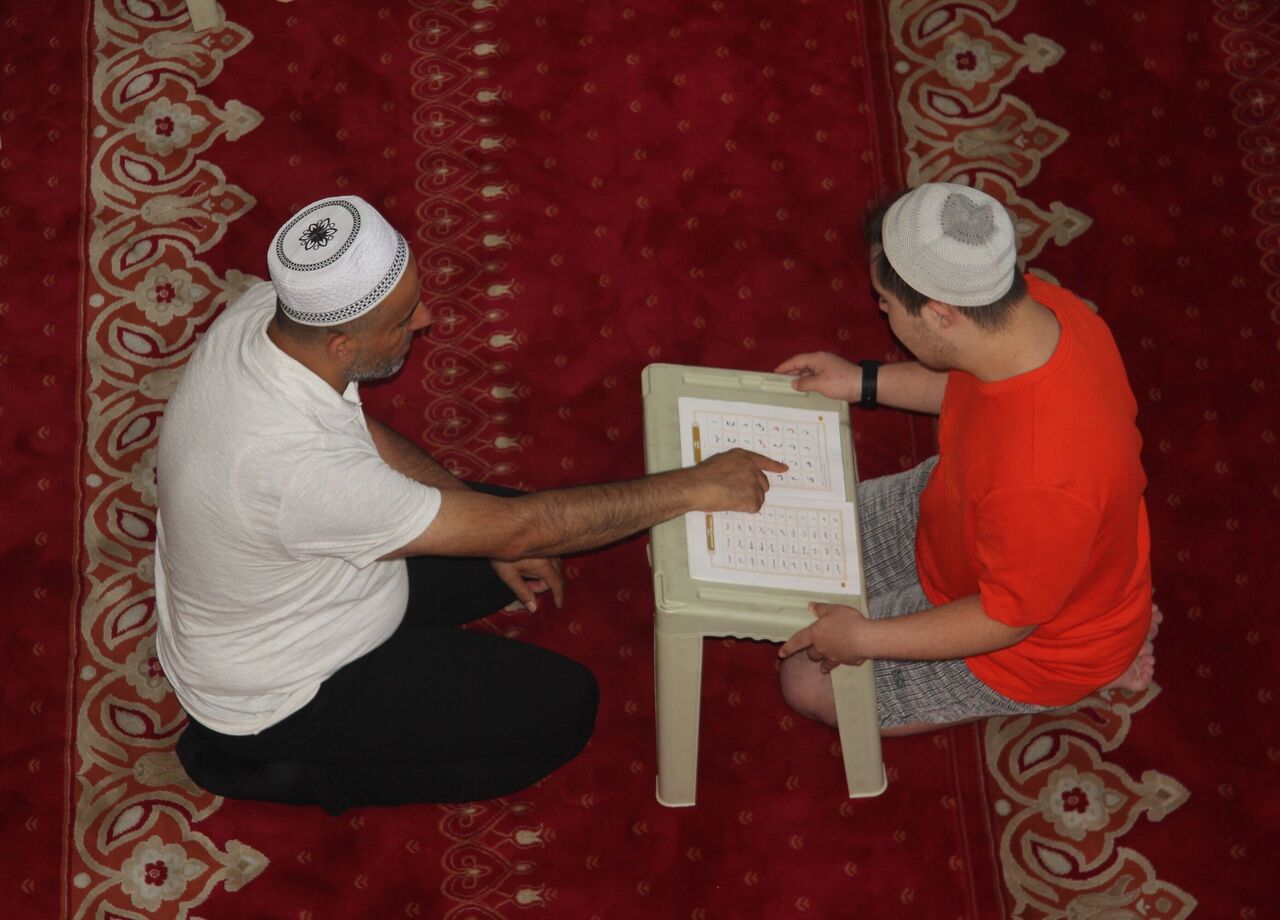 Down Sendromlu Gencin Cami Sevgisi Gönülleri Isıttı (3)