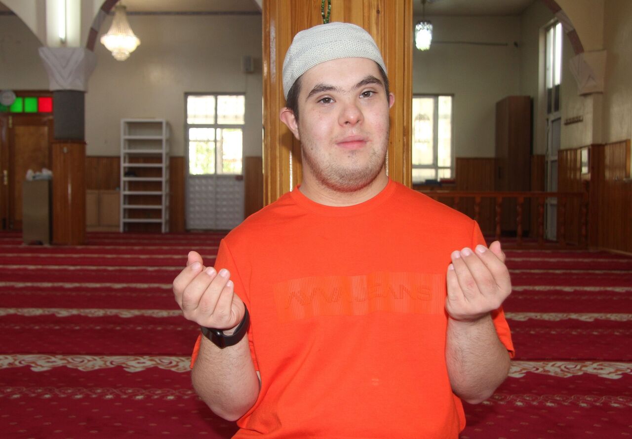 Down Sendromlu Gencin Cami Sevgisi Gönülleri Isıttı (7)
