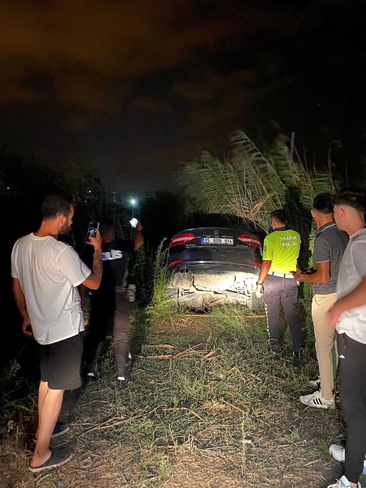 Drift Atarken Kameraya Yakalanan Sürücü Dereye Uçtu (2)