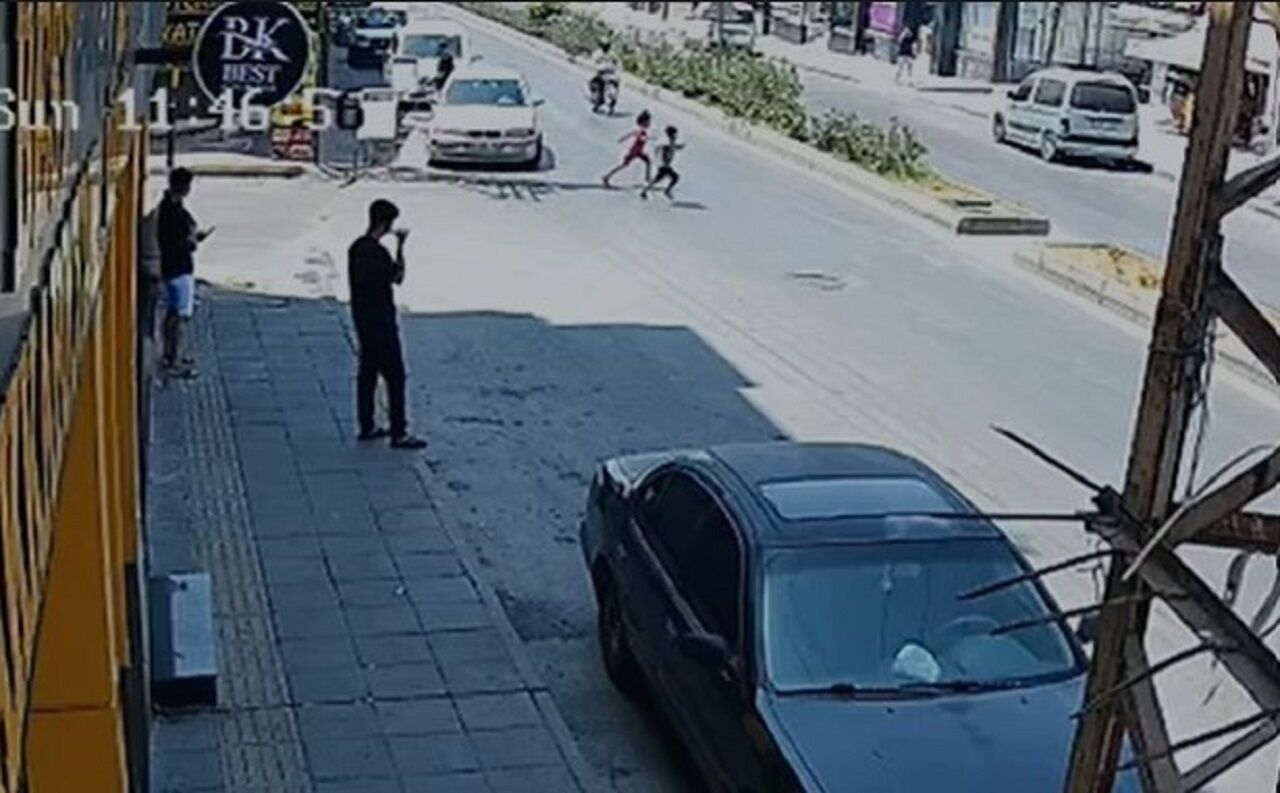 Feci Kaza Kamerada Motosikletlinin Çarptığı 2 Çocuktan Biri Öldü (1)