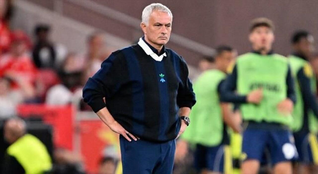 Fenerbahçe’de Jose Mourinho Dönemi Sona Erdi Ayrılık Açıklandı (1)