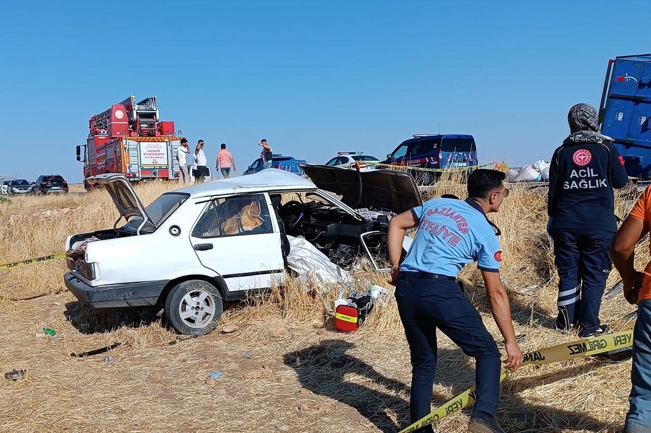 Gaziantep Araban’da Trafik Faciası 1 Kişi Yaşamını Yitirdi (2)