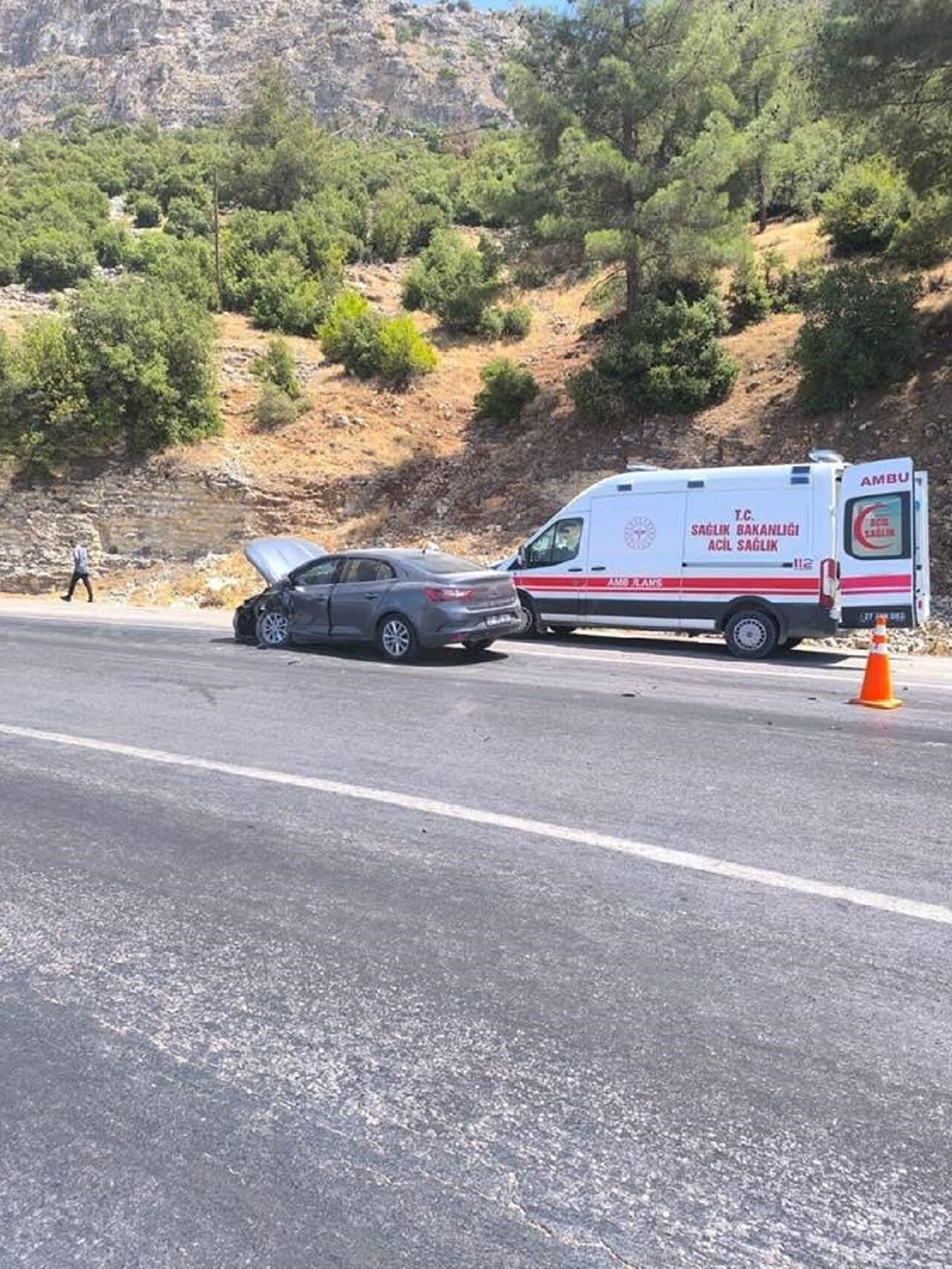 Gaziantep’te Dört Aracın Karıştığı Zincirleme Kaza 9 Yaralı (1)