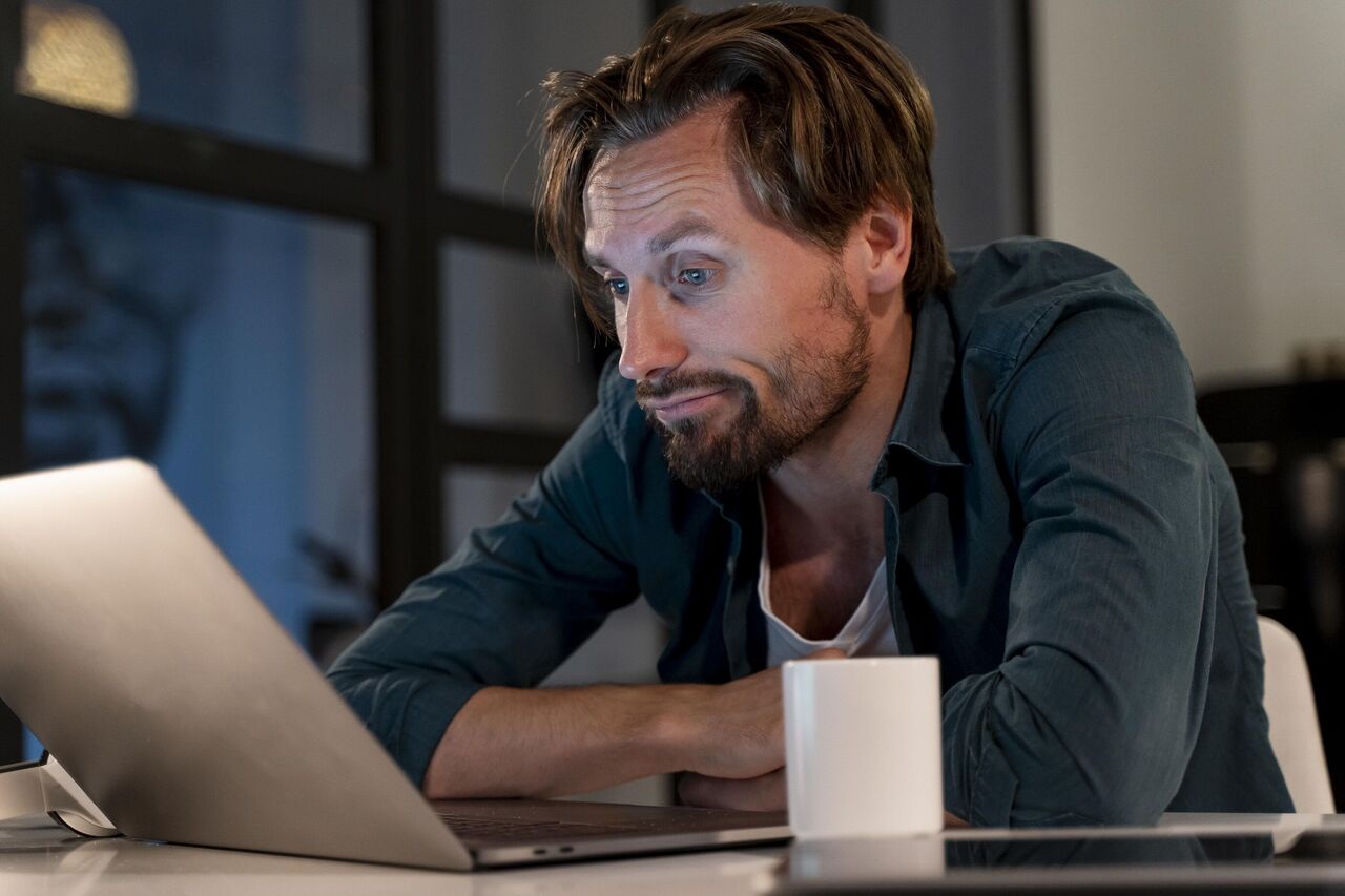 Göz Sağlığınızı Korumak İçin Ekran Süresine Dikkat! (2)