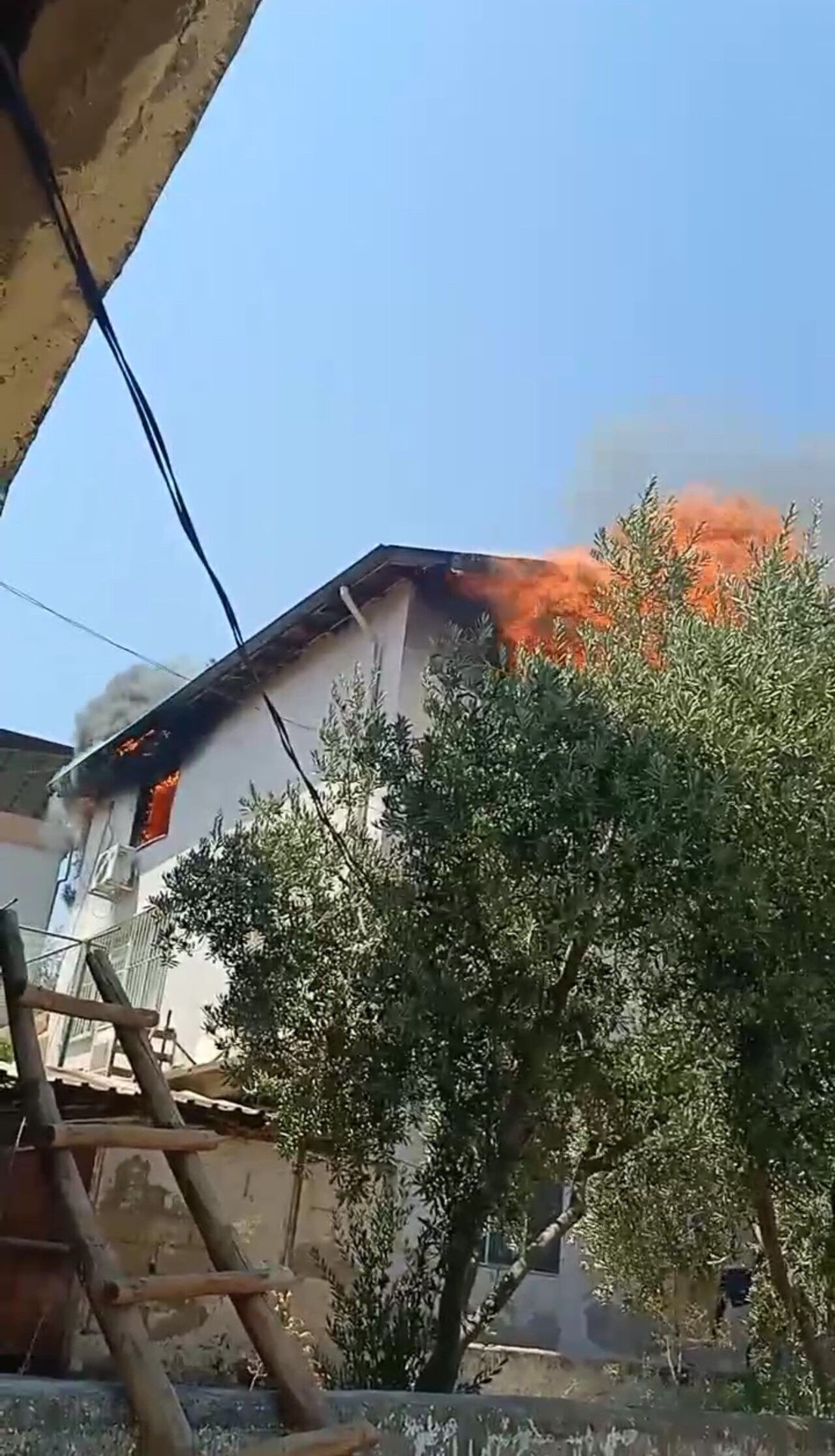 Hatay’da Ev Yangını 3 Yaşındaki Çocuk Hastanede (4)