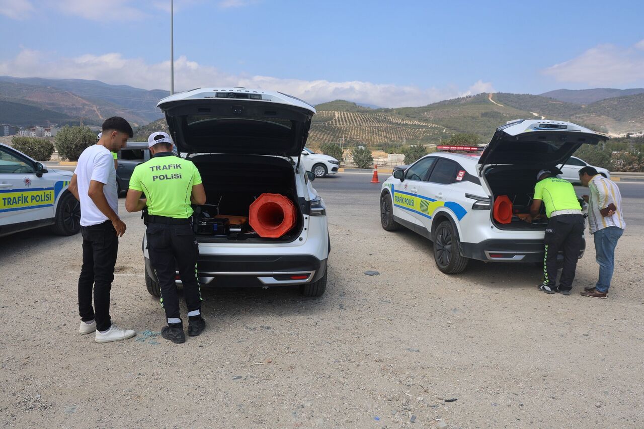 Hatay'da Kırmızı Işık Ihlaline Dron Takibi Ceza Yiyen Sürücüden Anlamlı Sözler (3)