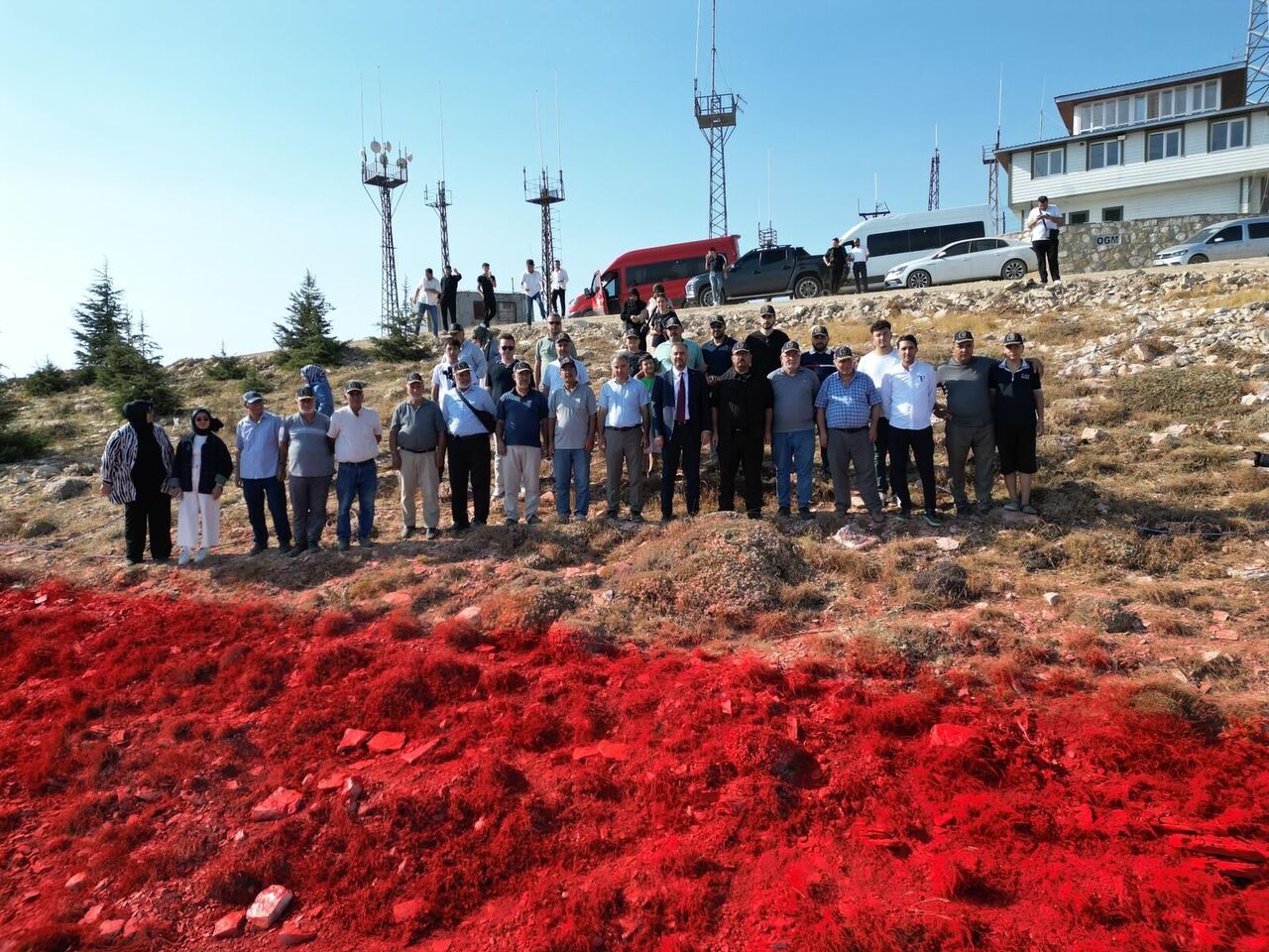 Dünyanın En Büyük Türk Bayrağı Kahramanmaraş Ahır Dağı’na İşlendi-1