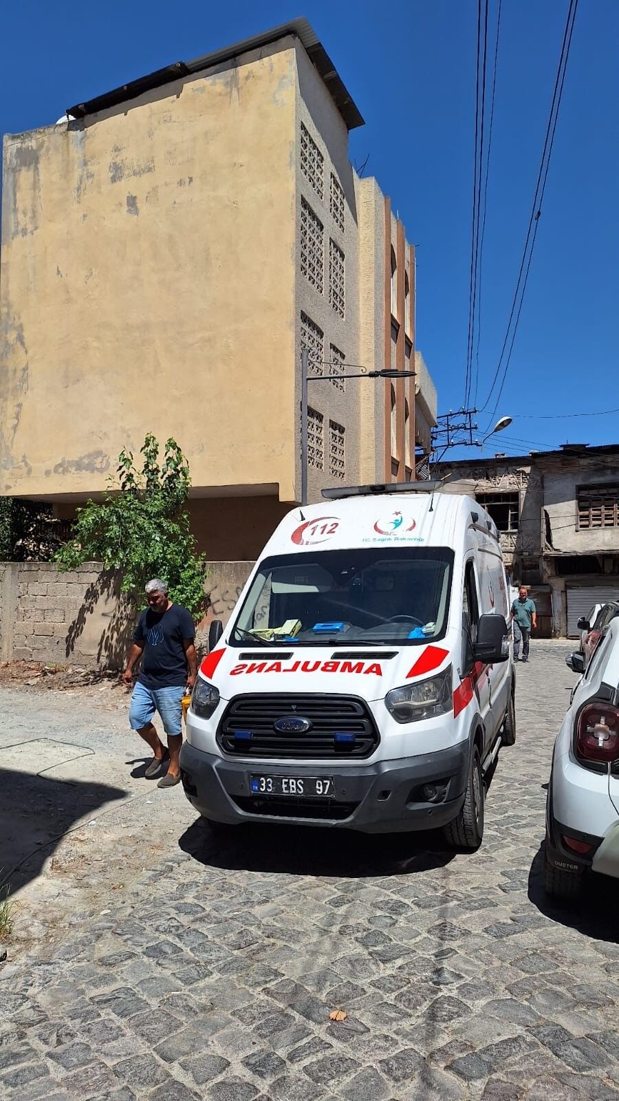 İtfaiye Yardımıyla Eve Giren Ekipler Cansız Bedeni Tespit Etti (1)