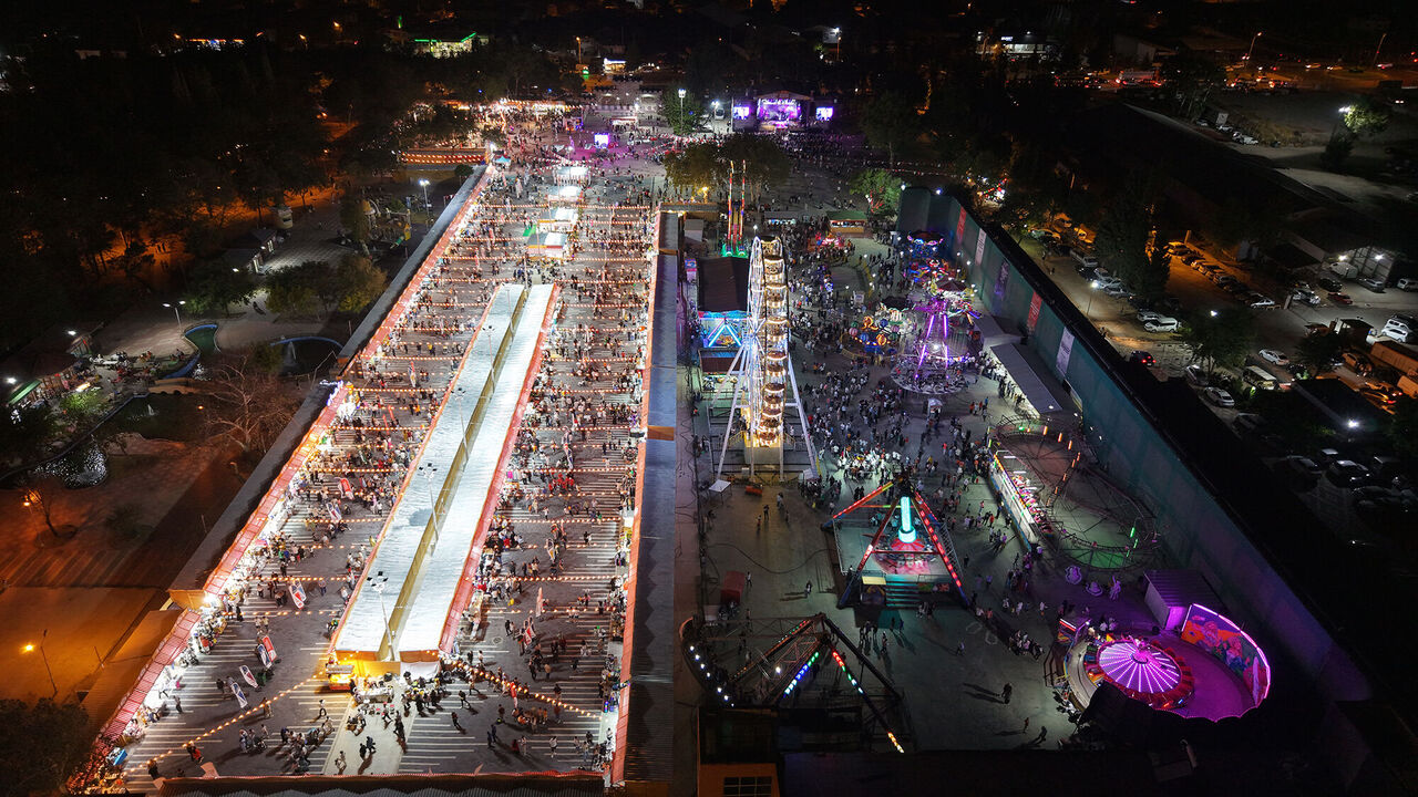 Kafum Alanı Burak Bayram İçin Doldu Taştı Eğlence Tüm Hızıyla Devam Ediyor (3)