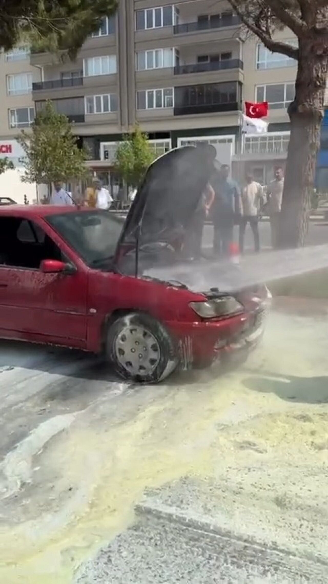 Kahramanmaraş Binevler’de Araç Yangını İçinde Bebek Olduğu İddia Edildi (3)-1