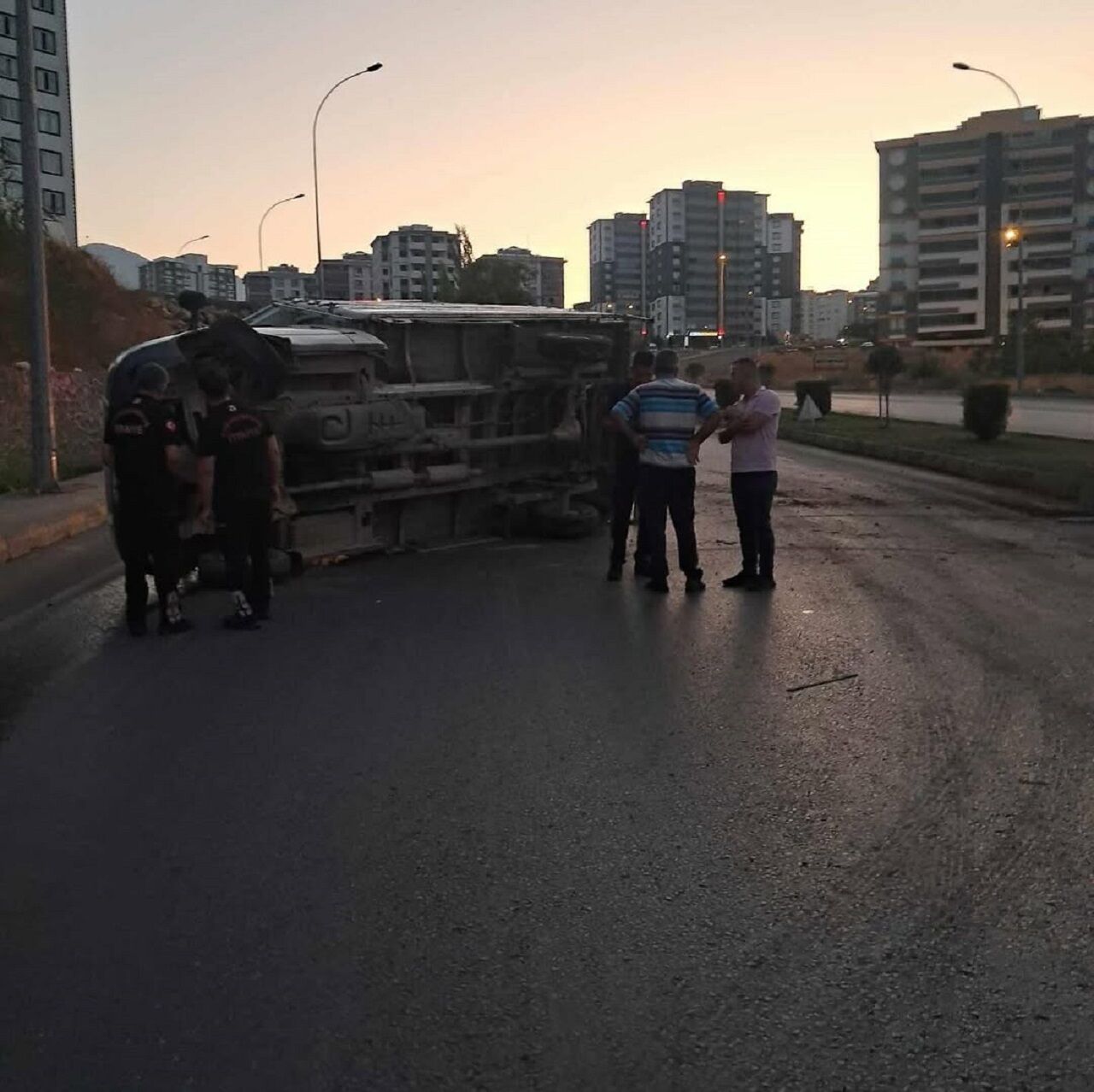 Kahramanmaraş Sümbüllü’de Korkutan Kaza Araç Takla Attı (4)