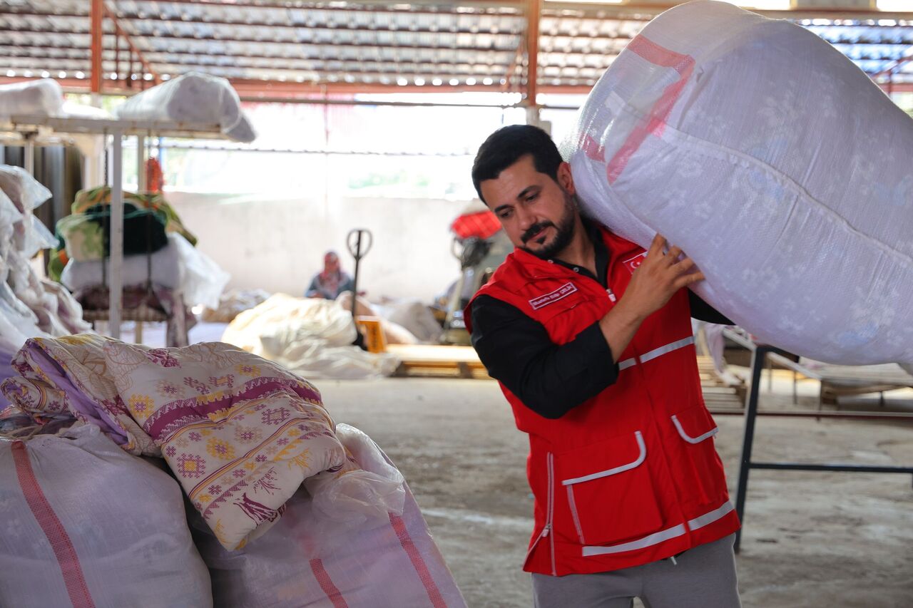 Kahramanmaraşlı Esnaftan Bin Yorganlık Büyük Bağış (5)