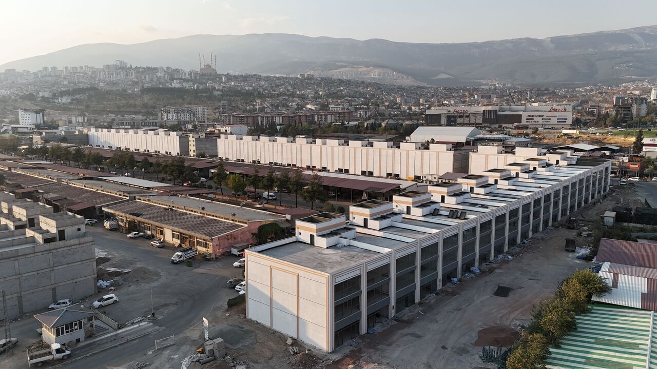 Kahramanmaraş’ta Depremde Yıkılan Gıda Toptancılar Sitesi İlk Etapta Tamamlandı (1)