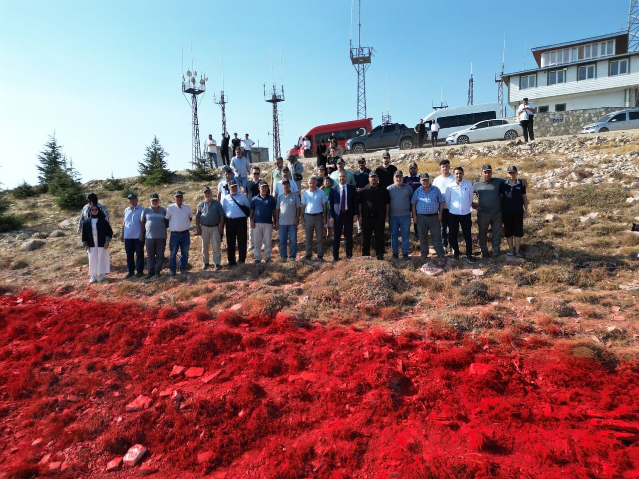 Kahramanmaraş'ta Dünyanın En Büyük Türk Bayrağı Savaş Uçaklarıyla Selamlandı (2)