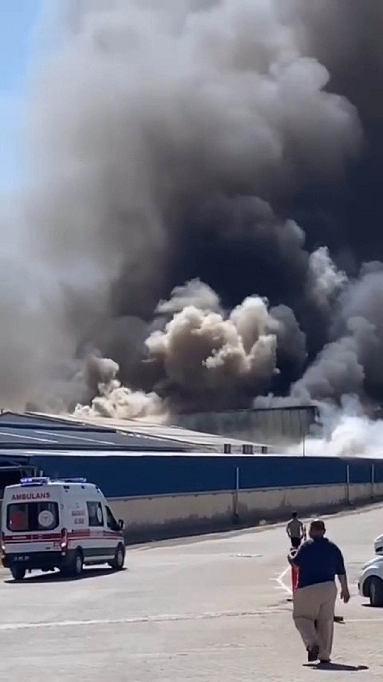 Kahramanmaraş’ta Fabrika Yangını Vatandaşı Korkuttu (2)