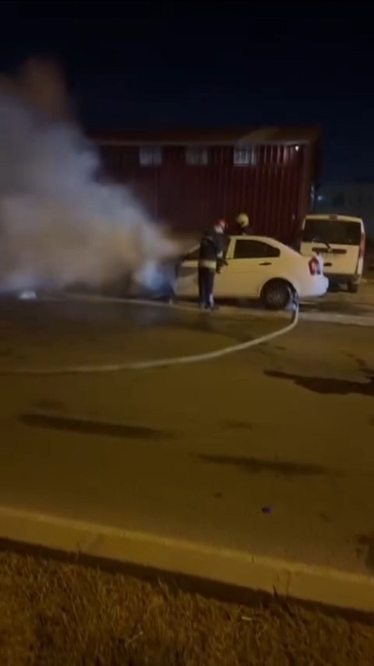 Kahramanmaraş’ta Seyir Halindeki Otomobil Alev Aldı (3)-1