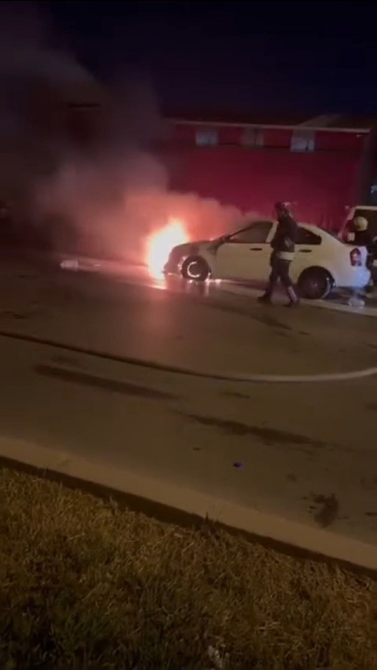 Kahramanmaraş’ta Seyir Halindeki Otomobil Alev Aldı (5)