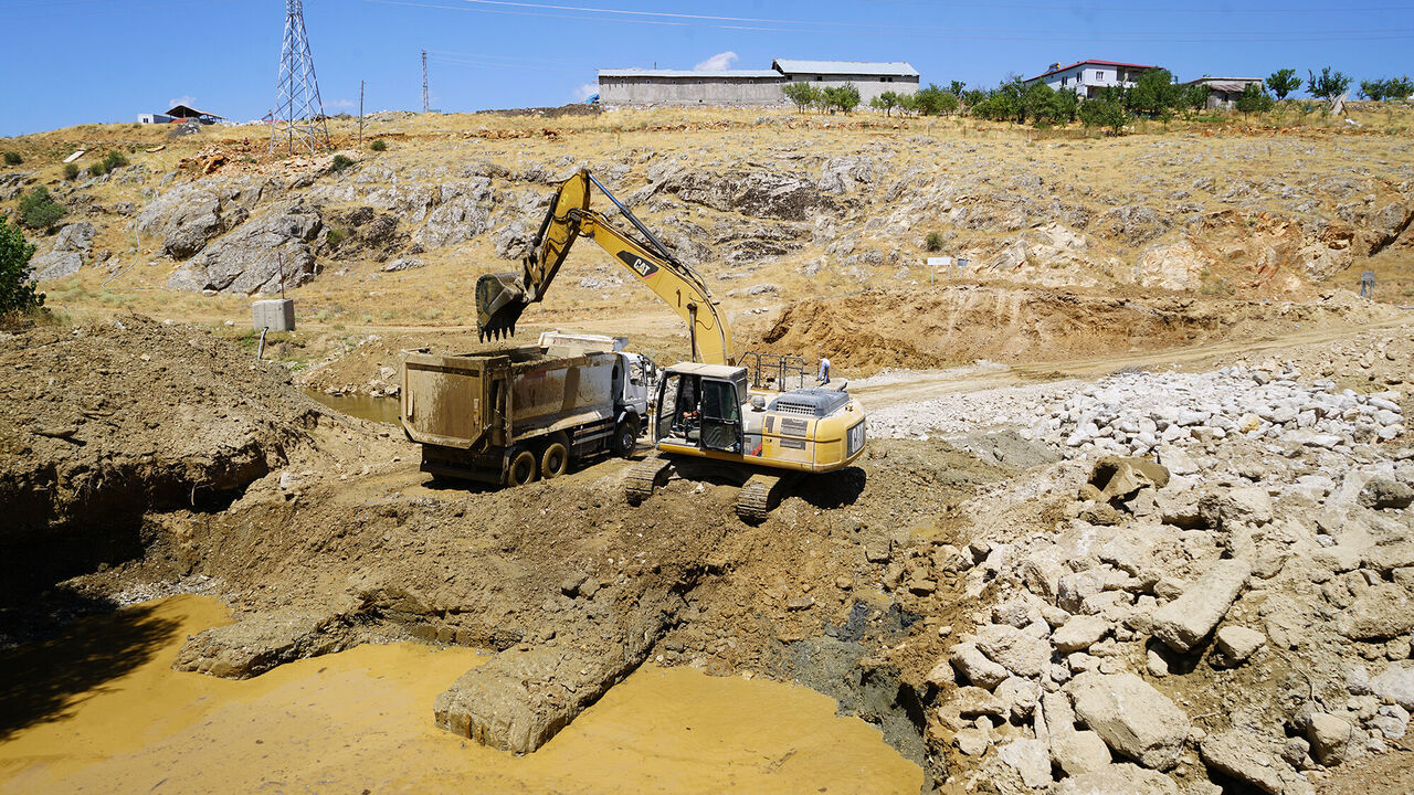 Kahramanmaraş'ta Yarım Asırlık Köprü Tarihe Karıştı Yeni Köprü Ulaşımı Güçlendirecek (2)