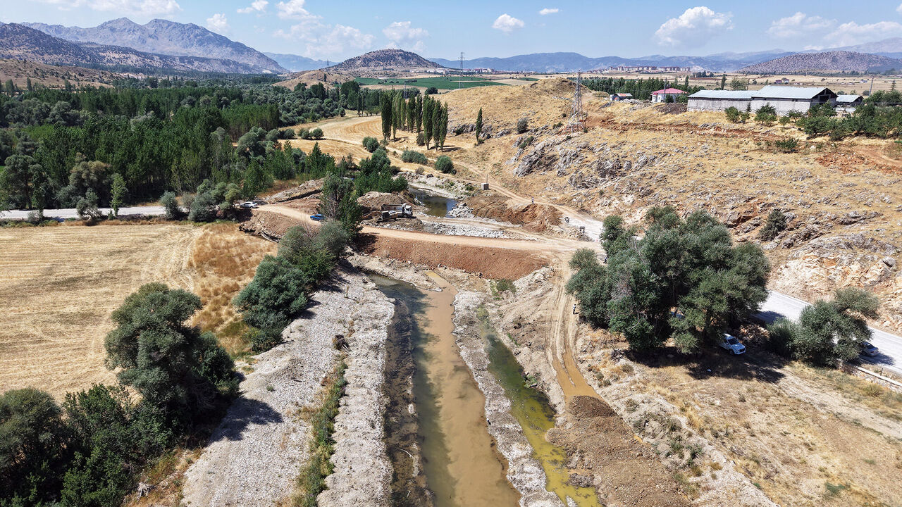Kahramanmaraş'ta Yarım Asırlık Köprü Tarihe Karıştı Yeni Köprü Ulaşımı Güçlendirecek (5)