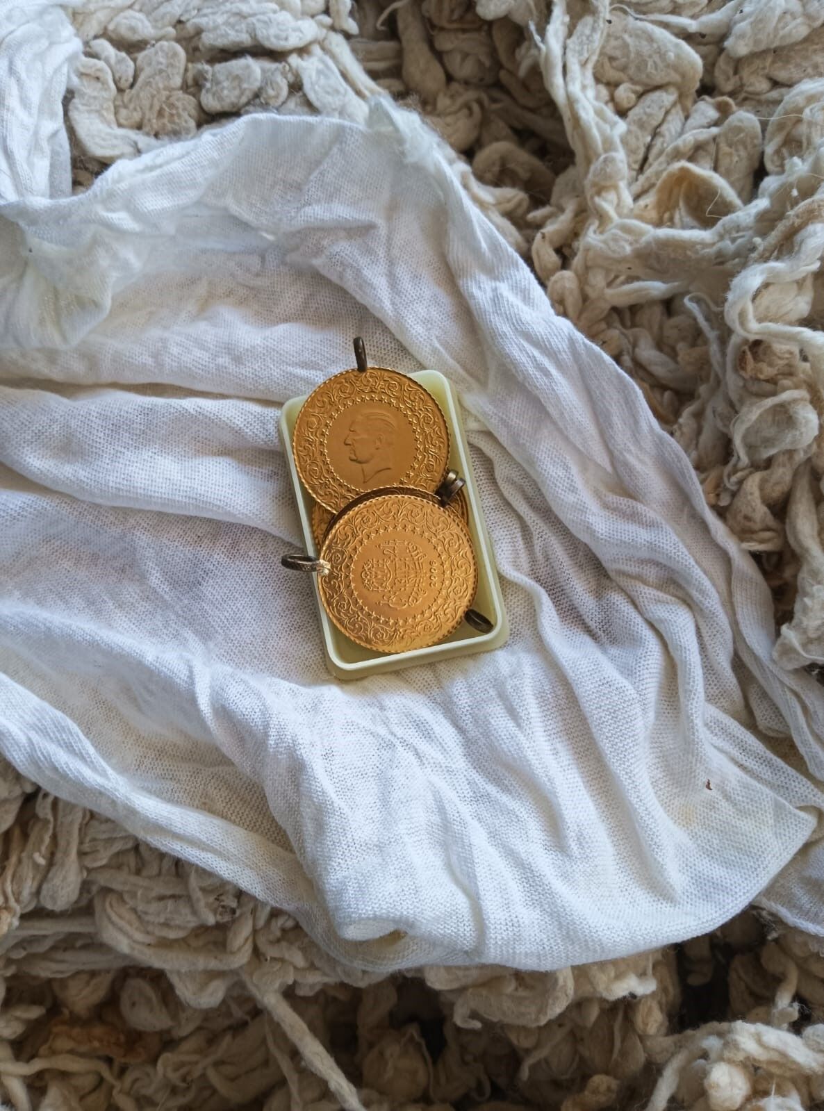 Kahramanmaraş’ta Yastıktan 7 Cumhuriyet Altını Çıktı (4)