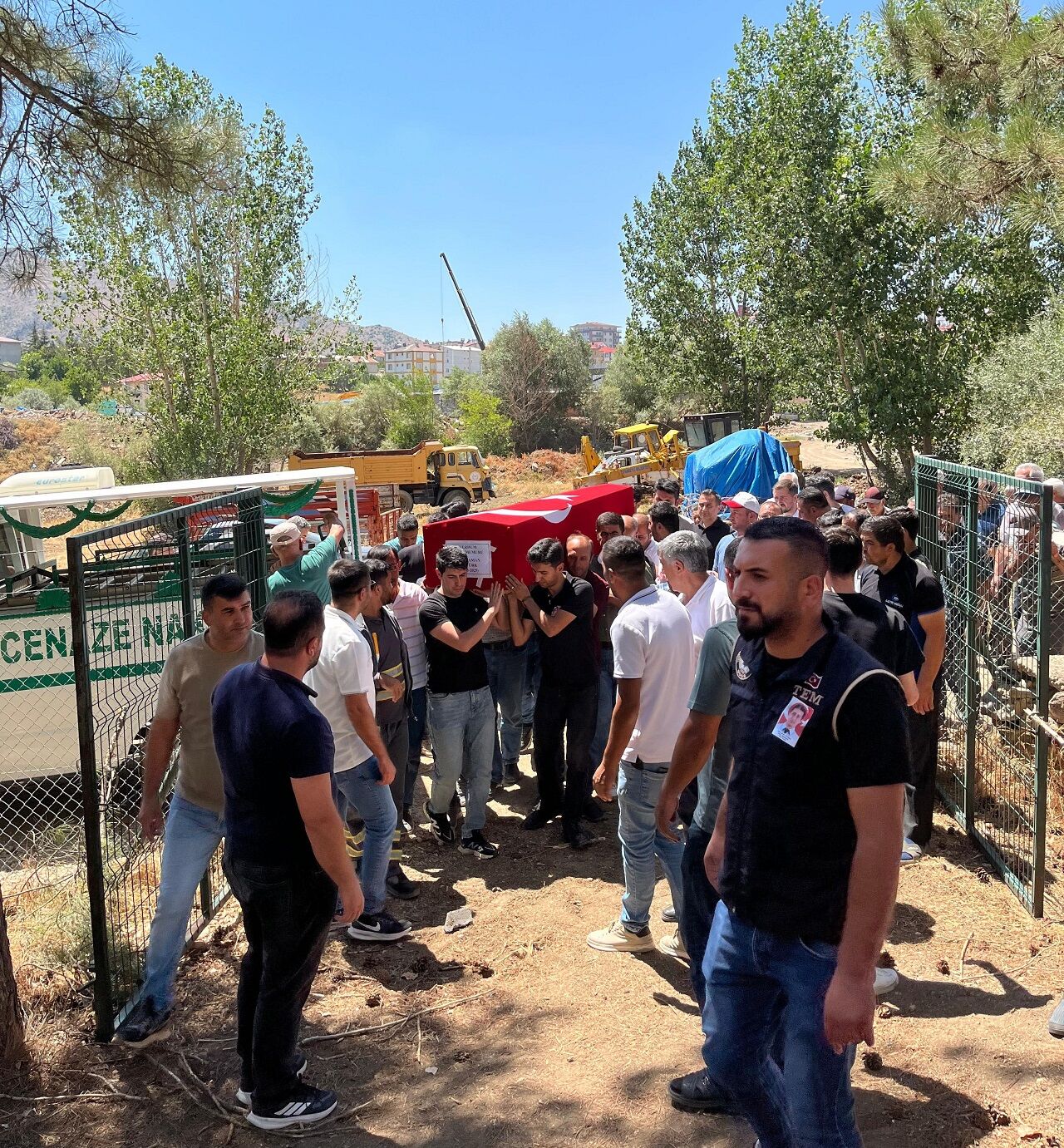 Kansere Yenik Düşen Polis, Gözyaşlarıyla Uğurlandı (3)