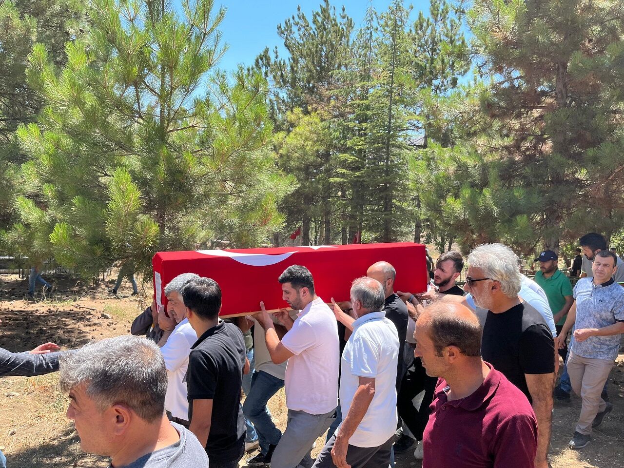 Kansere Yenik Düşen Polis, Gözyaşlarıyla Uğurlandı (4)