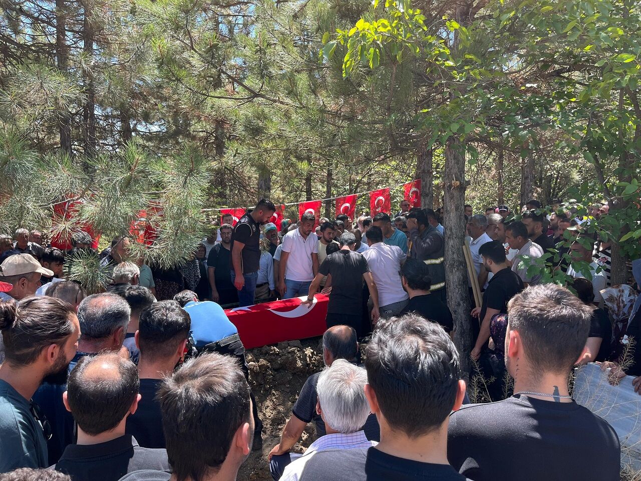 Kansere Yenik Düşen Polis, Gözyaşlarıyla Uğurlandı (5)