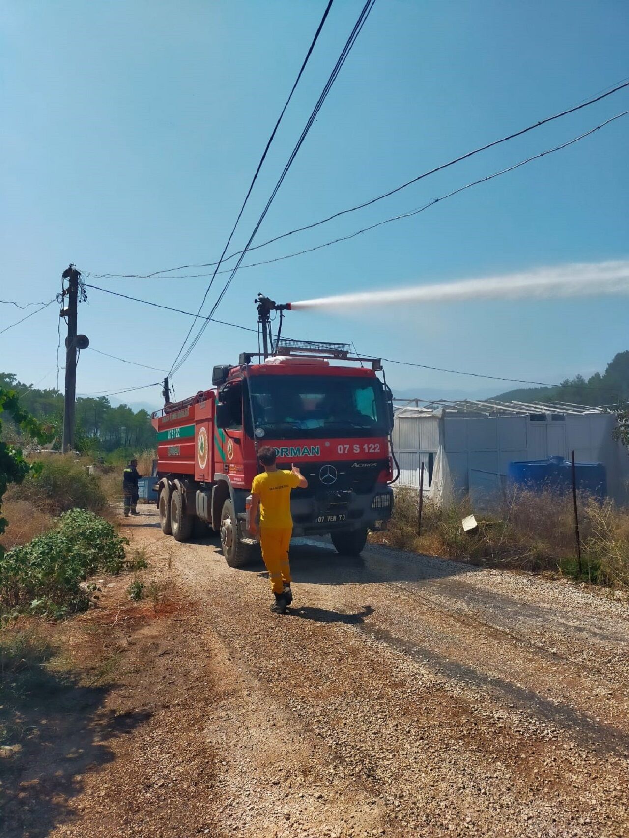 Kumluca’da Çıkan Yangında Bir Dönüm Zeytinlik Alan Yand (5)