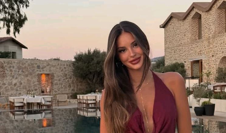 Lale Onuk Kimdir Survivor Berkan Karabulut Ile Aşklarını Resmileştirdi (2)