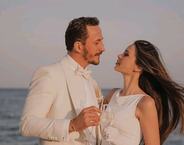 Lale Onuk Kimdir Survivor Berkan Karabulut Ile Aşklarını Resmileştirdi (9)