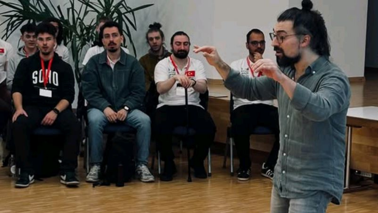 Masis Aram Gözbek Kimdir İstanbul Doğumlu Koro Şefinin Kariyer Detayları (4)