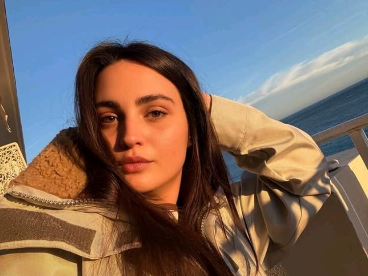 Melisa Ural Kimdir Sibel Can Ve Hakan Ural’ın Kızı Hakkında Merak Edilenler (1)