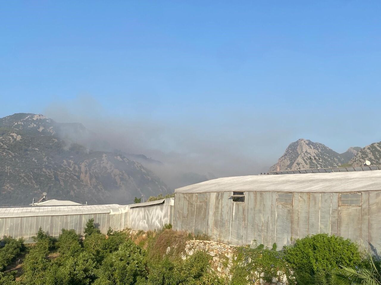 Mersin Anamur’da Orman Yangını Devam Ediyor (2)