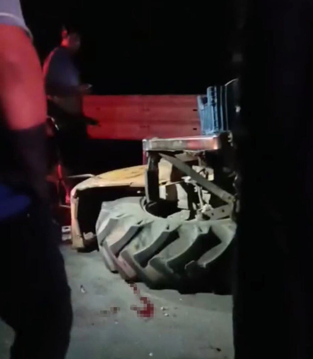 Mersin'de Otomobil Ile Traktör Çarpıştı 2 Kişi Yaralandı (3)