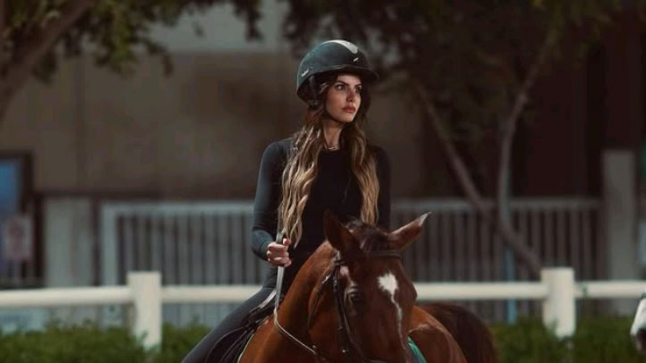 Miss Universe’de Filistin’i Temsil Eden İlk Kadın Nadeen Ayoub Kimdir, Kaç Yaşında (3)